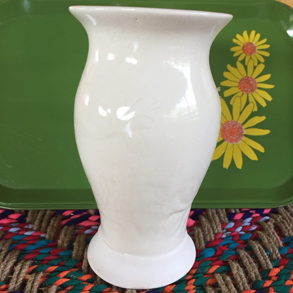 Pretty Face Vase - Picture 4 of 9